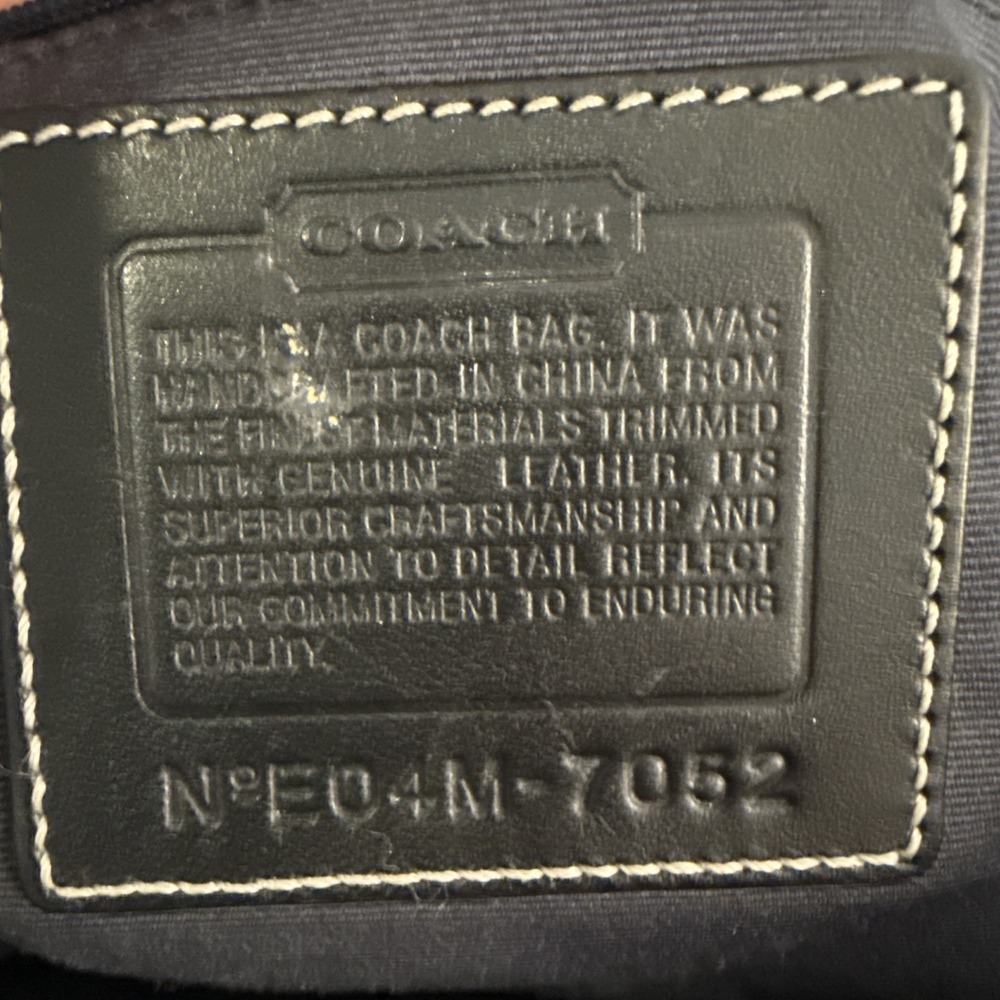 Coach Handbag Black Signature Logo Inside Zip Pocket E04M-7052 Leather Canvas - Picture 9 of 10